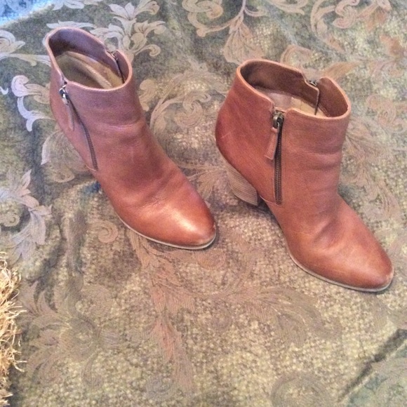 Michael Kors - Denver Ankle Boot - Picture 6 of 7